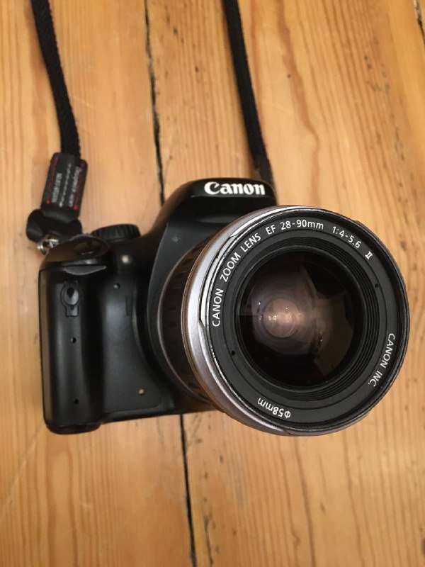 Canon 550d, объектив Canon EF 28-90, 3 аккумулятора, зарядное, карта sd 8gb, петличный микрофон BOYA