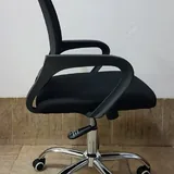 Офисный компьютерный стул 2
