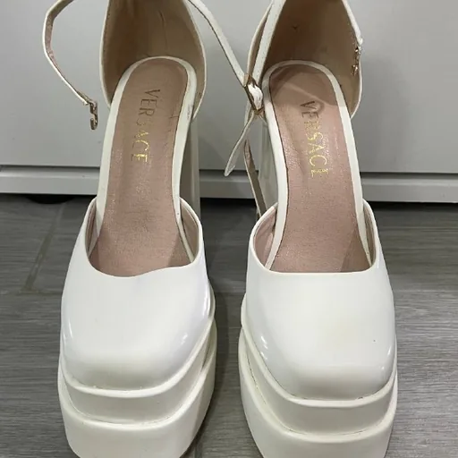 Белые туфли, зеленые туфли, босоножки Dr. Martens