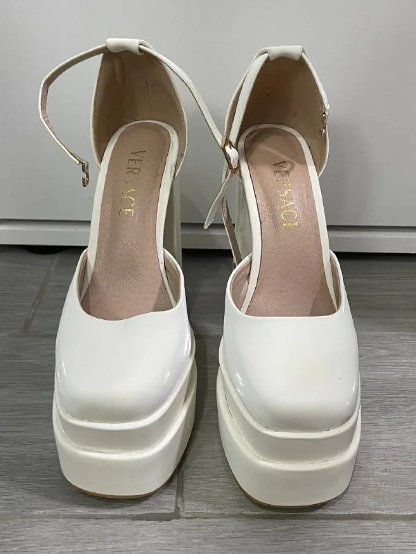 Белые туфли, зеленые туфли, босоножки Dr. Martens 1