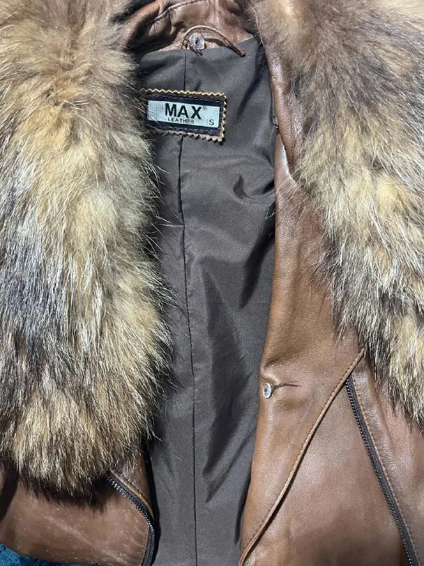 Leather coat with natural fur 1