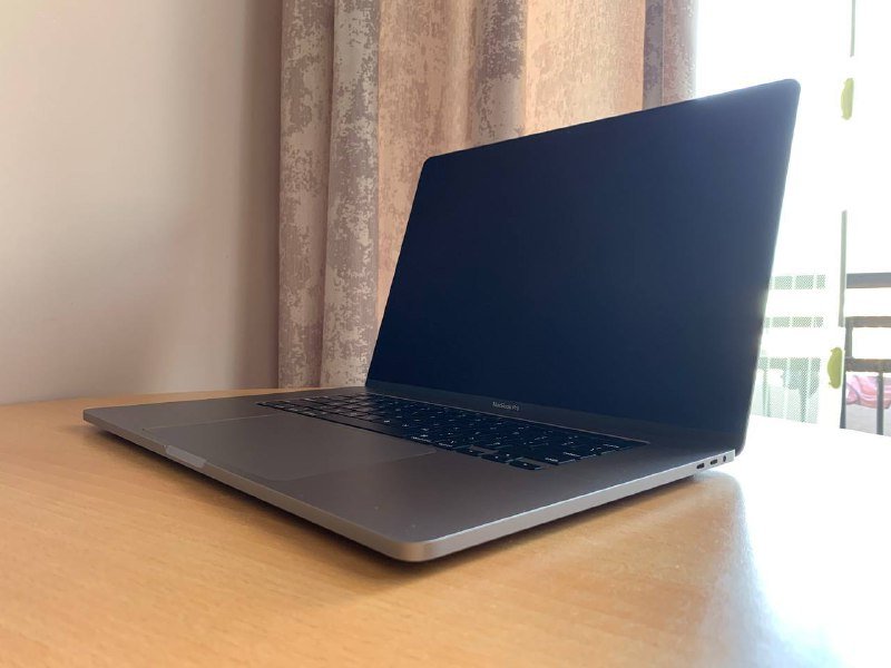 MacBook Pro 16" 2019, 32GB, 1TB, i7, Radeon Pro 8GB 3