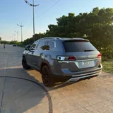 Volkswagen Atlas SEL Premium 3.6 V6 AWD 2018 5