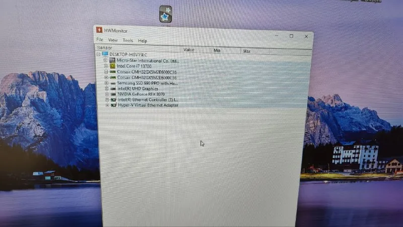 Мощный ПК с монитором 1