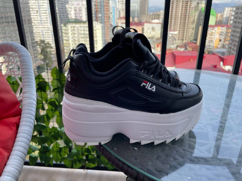 Женские кроссовки FILA DISRUPTOR II
