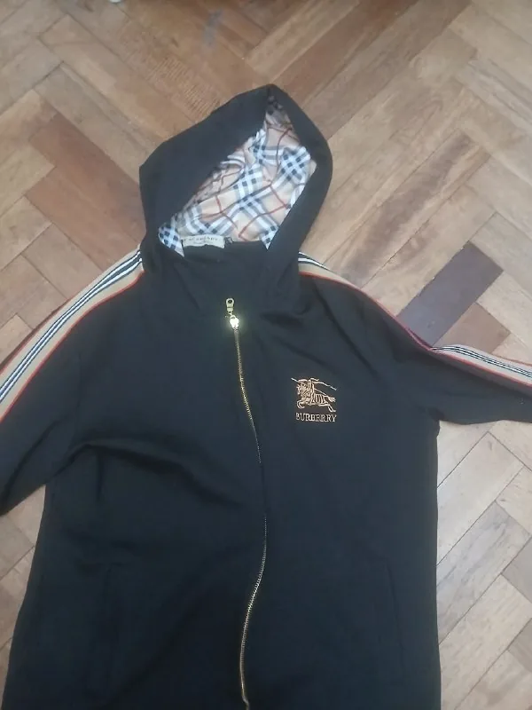Спортивный костюм Burberry 1