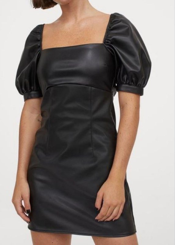 чёрное платье из кожзама, комбинезон тёмно-синий, лёгкое чёрное платье, кошачья паста, нишевые духи