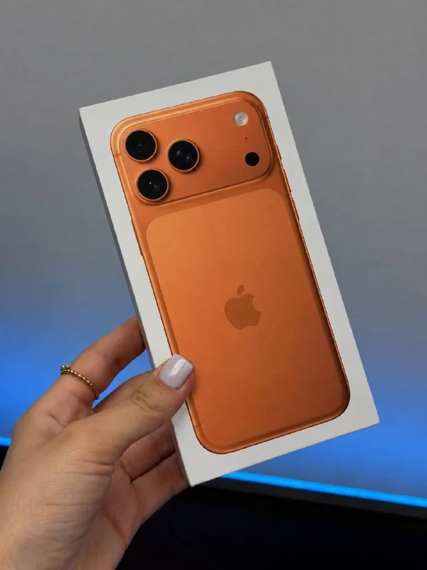 Apple iPhone 17 Pro 256ГБ SIM ESIM Оранжевый Cosmic Orange