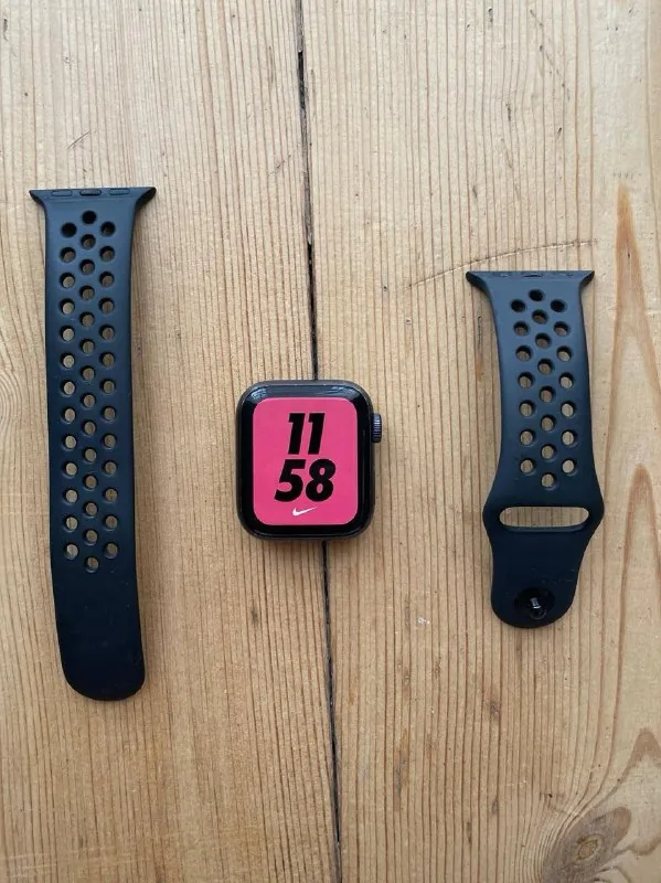 Apple Watch Nike Series 5 40mm A2092 GPS
