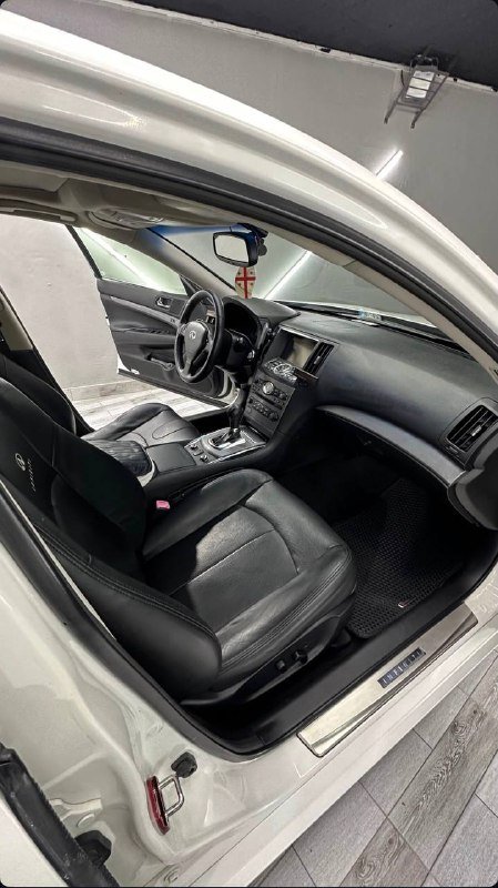 Infiniti G37x Sedan 2013 года 2