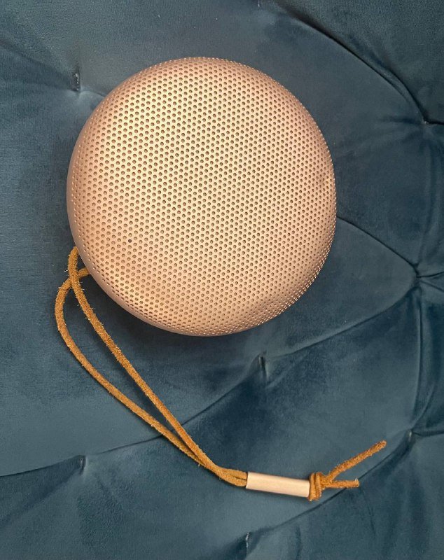 Bang & Olufsen Beosound A1 (2nd Gen) Bluetooth колонка