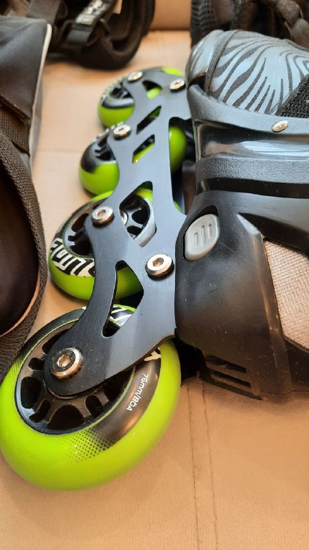 Ролики 38-41, шлем М, защита М, сумка 2