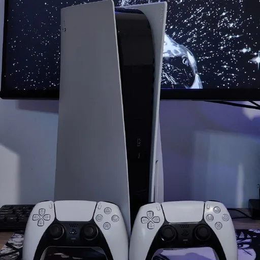 PlayStation 5 Slim, 2 джойстика