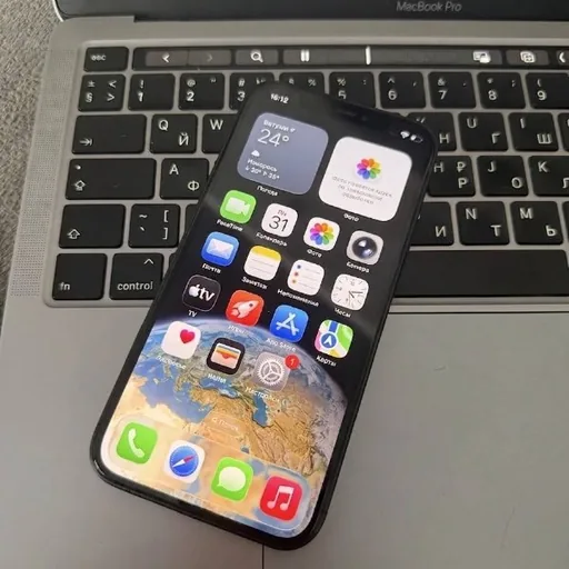 iPhone 12, 64 ГБ