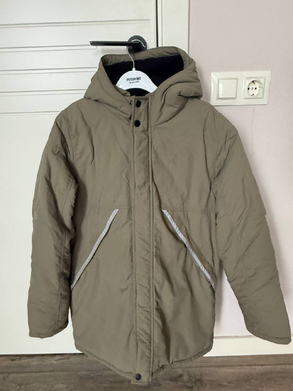 Черная легкая куртка 6