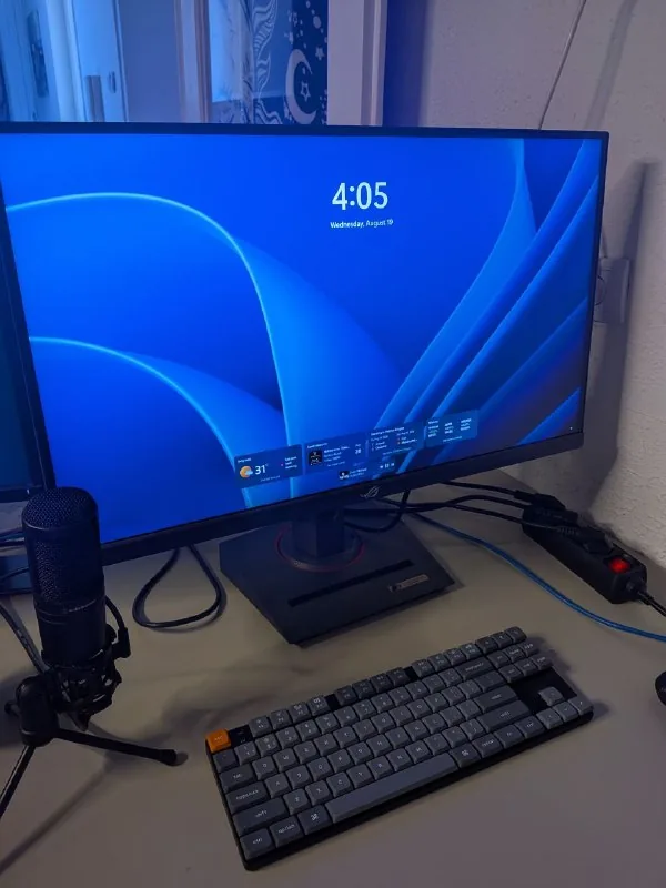 Asus ROG Strix XG27ACS монитор 1