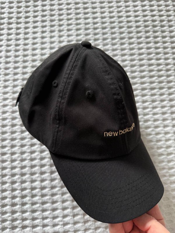 Джинсовая куртка, кепка, ваза, сумка 3