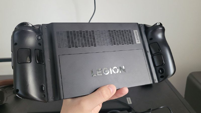 Портативная приставка Lenovo Legion Go 8.8" 3