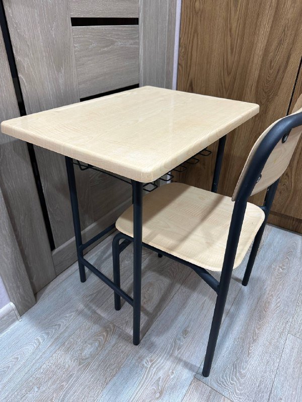 Стол и стул школьный