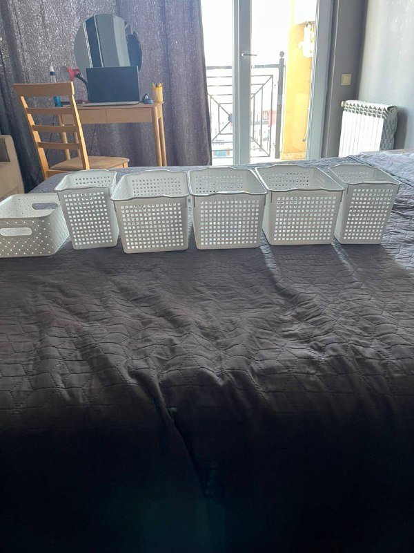 Офисное кресло с сетчатой спинкой бирюзовое