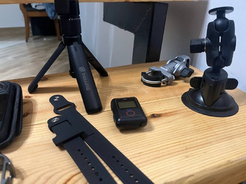 Insta360 x3, аккумуляторы, зарядная станция, пульт, крепления 3