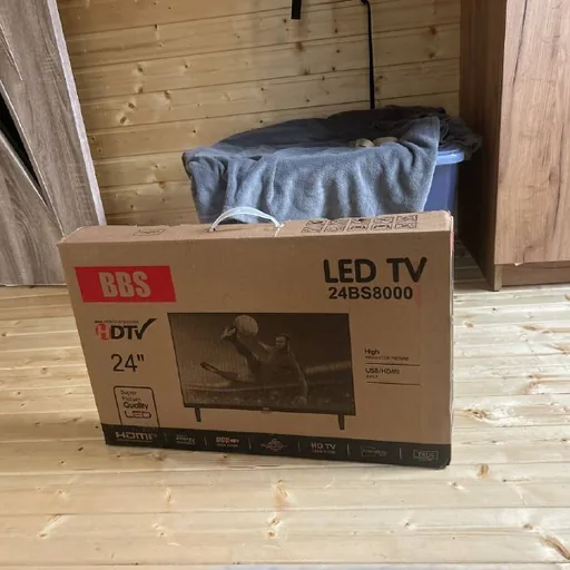 Телевизор LED 24 дюйма