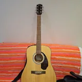 Гитара Fender с чехлом и комплектом 3