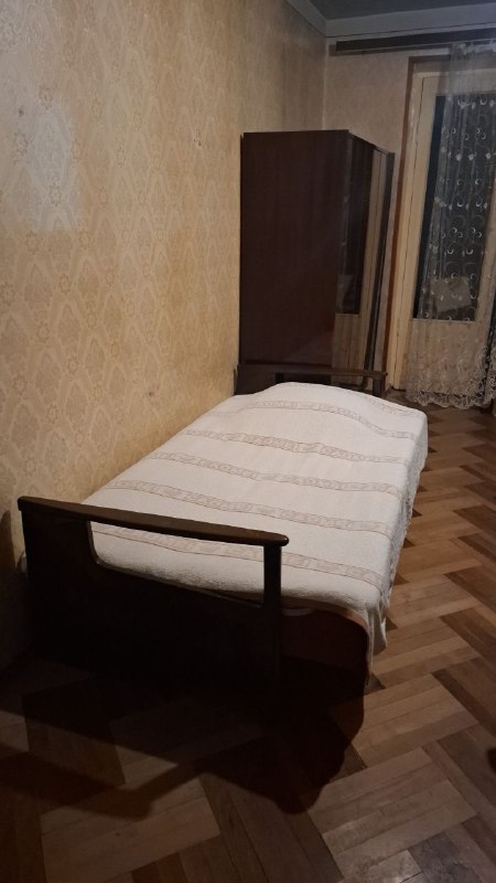 Диван, сервант, шкаф, стол со стульями, комод 2