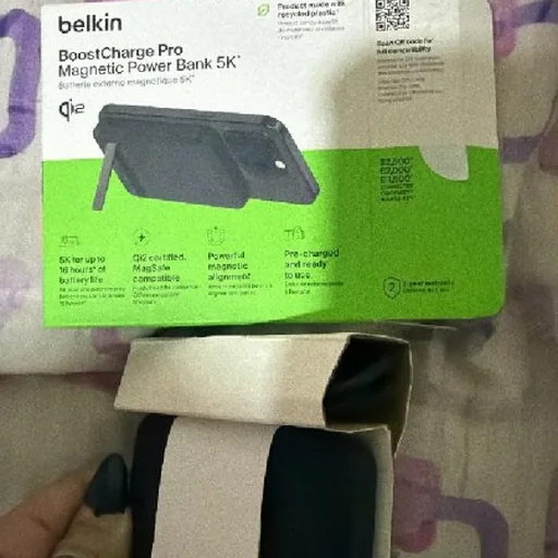 Belkin BoostCharge Pro пауэрбанк MagSafe