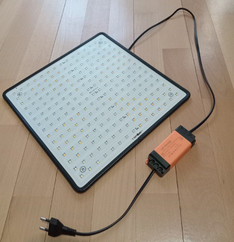 PS4 с двумя оригинальными контроллерами 2