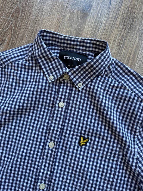 Зипка Dickies, Футболка Ellesse, Кепка New Era, Рубашка Lyle & Scott, Шорты Nike, Сумка Love Moschino, Лонгслив Lyle & Scott, Шорты Lyle & Scott, Кроссовки Nike Air Max 4