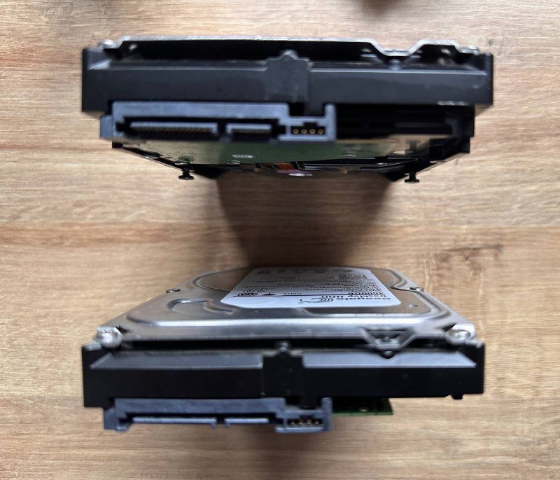 Жесткие диски Seagate 4 Тб каждый 2