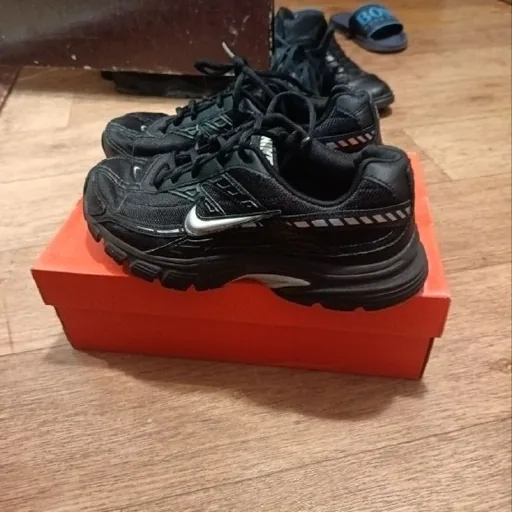 Men's Nike sneakers