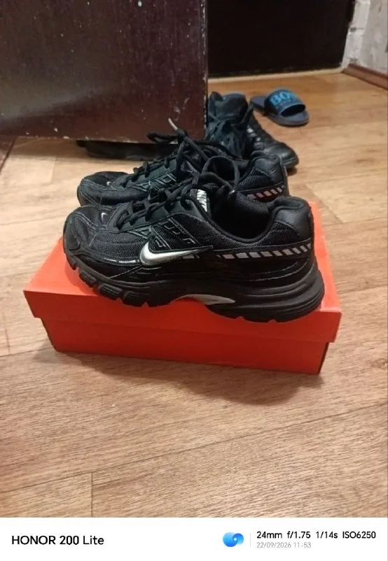 Men's Nike sneakers
