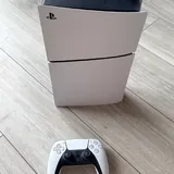PS5 с контроллером 1