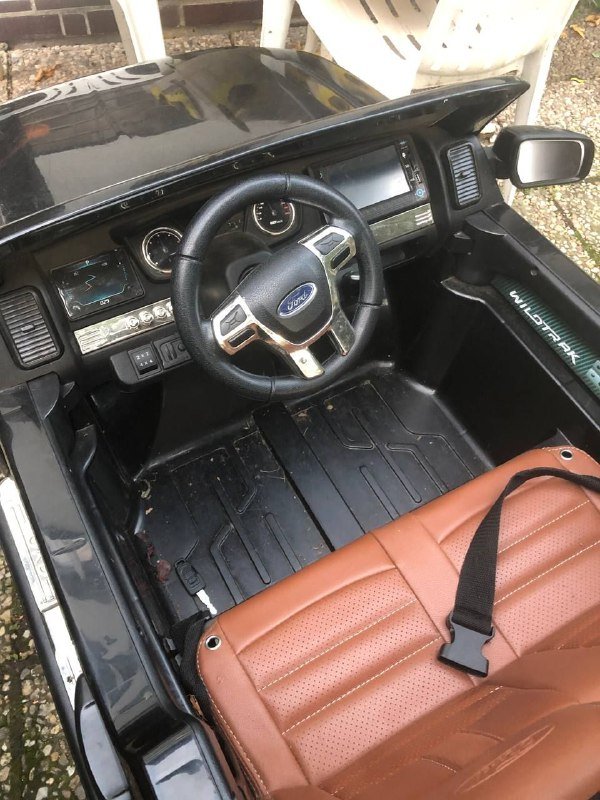 Детская машина с пультом управления