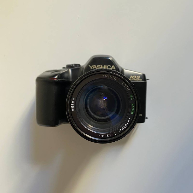 Плёночный зеркальный фотоаппарат Yashica 109MP с объективом 4