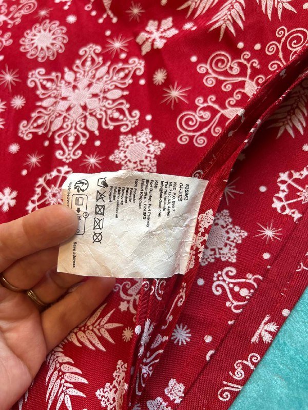 Новогодняя многоразовая скатерть 3