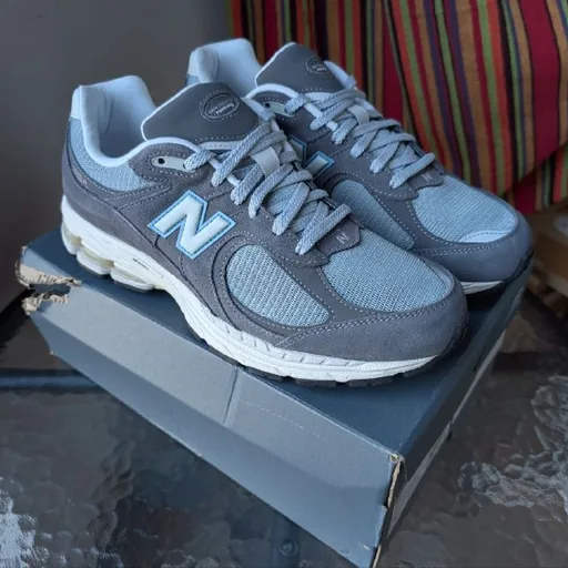 Кроссовки New Balance 2002