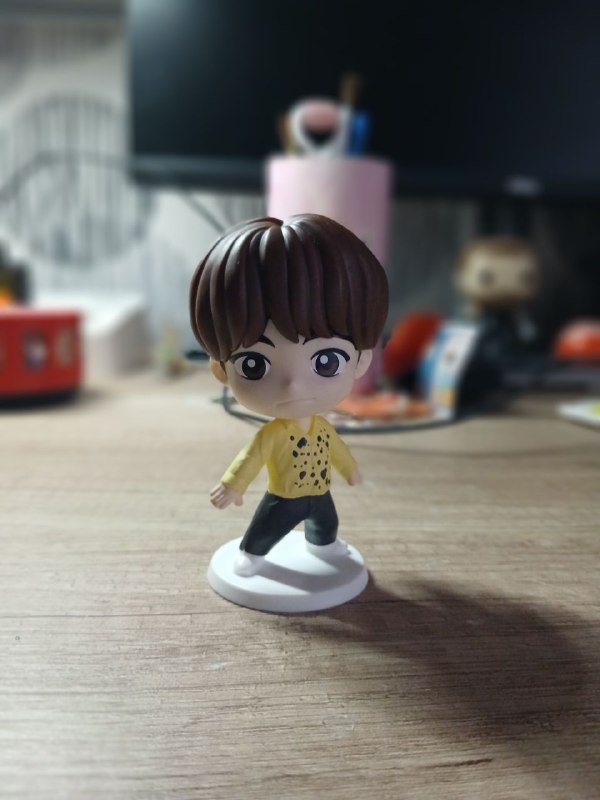 Фигурка джина из макдонольса BTS