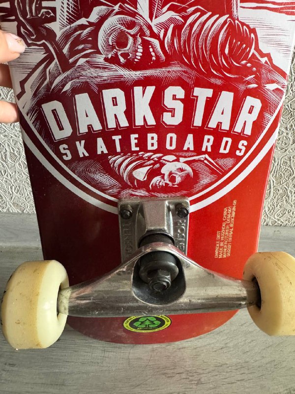 Скейтборд Darkstar в очень хорошем состоянии 4