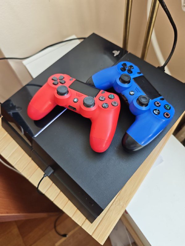 Sony PlayStation 4 Slim 500 GB, два джойстика, HDMI переходник