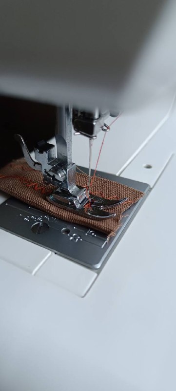 Швейная машина Janome 6