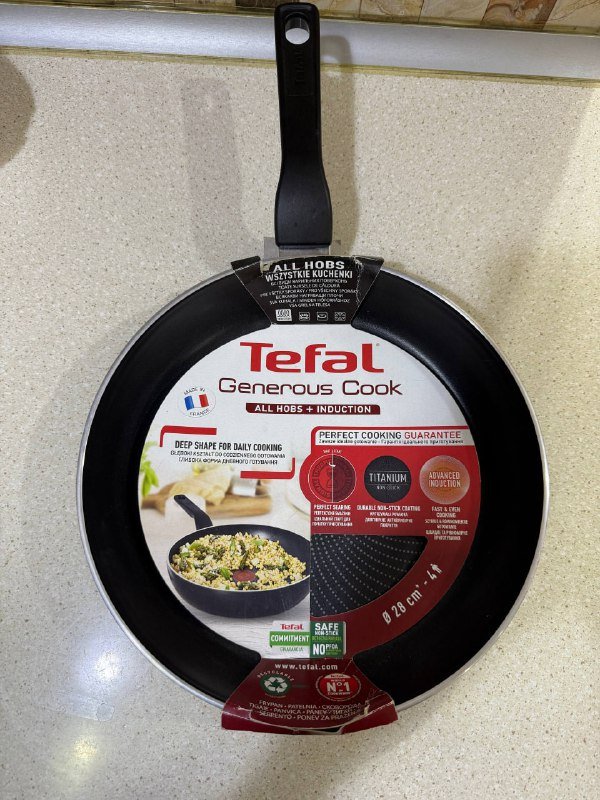 Сковорода Tefal с антипригарным покрытием