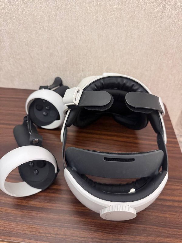 Meta Oculus Quest 2 - 128 GB, комплект BoboVR, вентилятор, чехлы 2