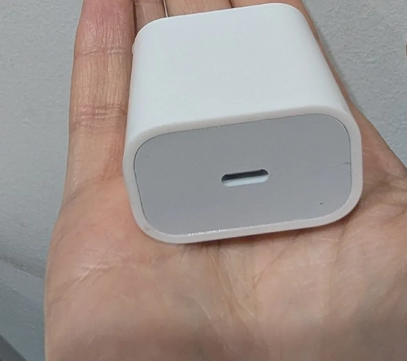 Зарядный блок 20W для iPhone и Android