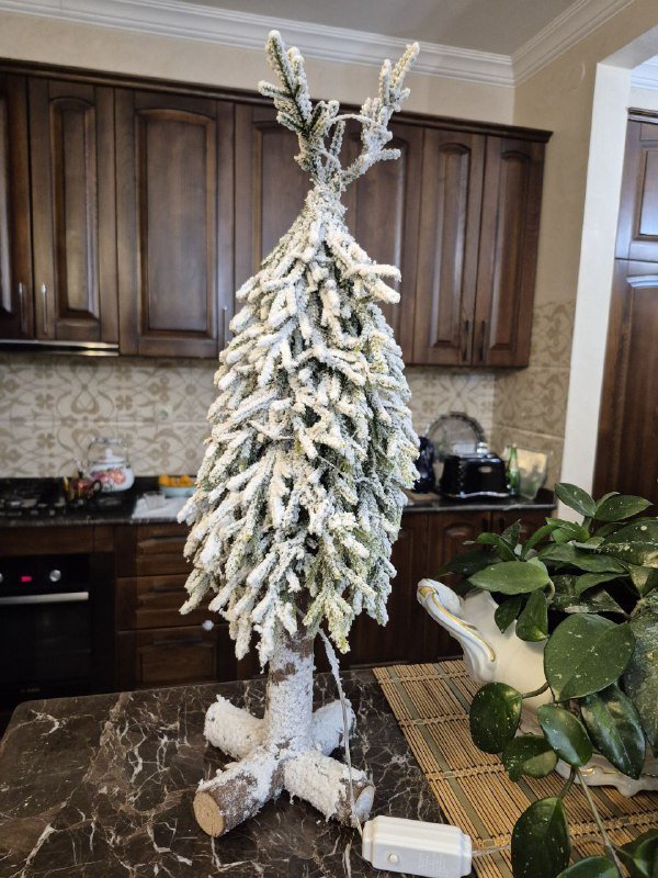 Новогодняя заснеженная ель 50 см 2