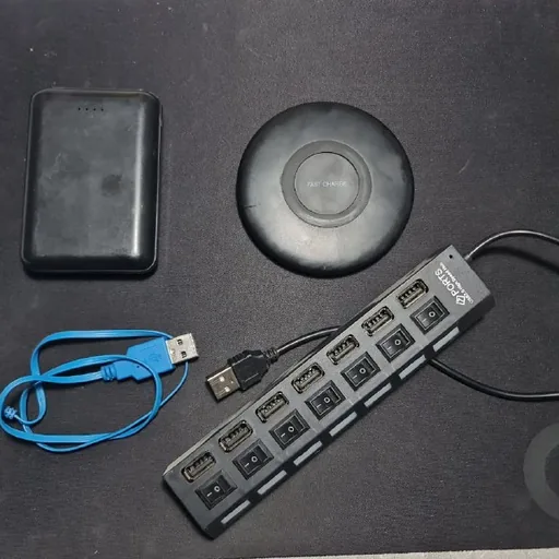 Повербанк, беспроводная зарядка и USB-хаб