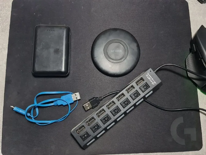 Повербанк, беспроводная зарядка и USB-хаб 1