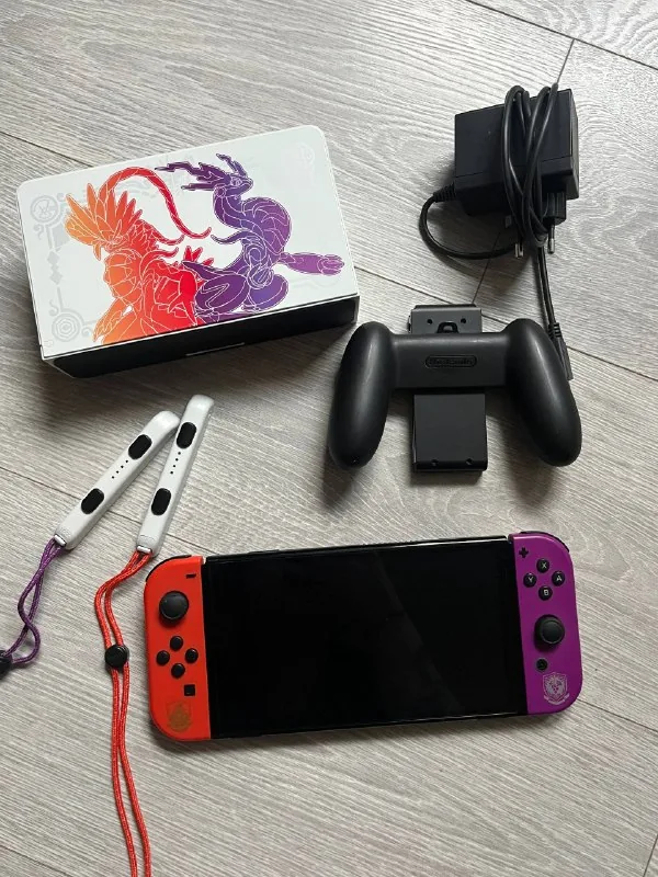 Nintendo Switch OLED, аксессуары 1